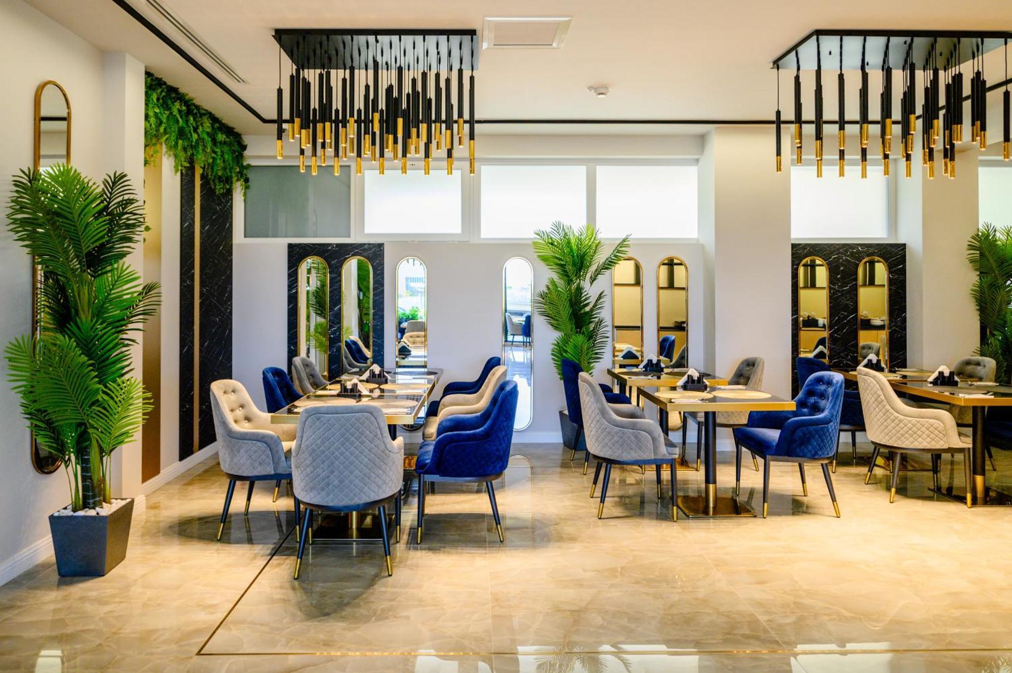 Elitte Inn & Suites Roşu エクステリア 写真