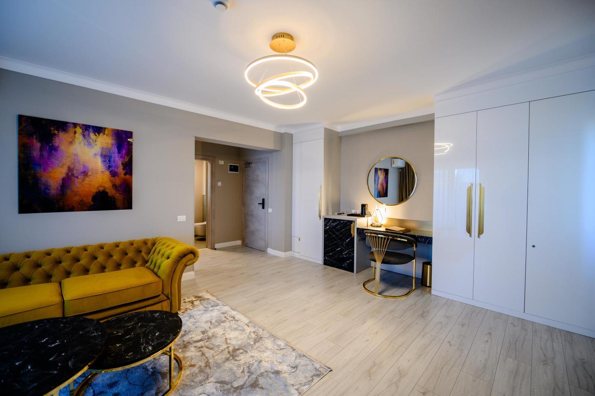 Elitte Inn & Suites Roşu エクステリア 写真