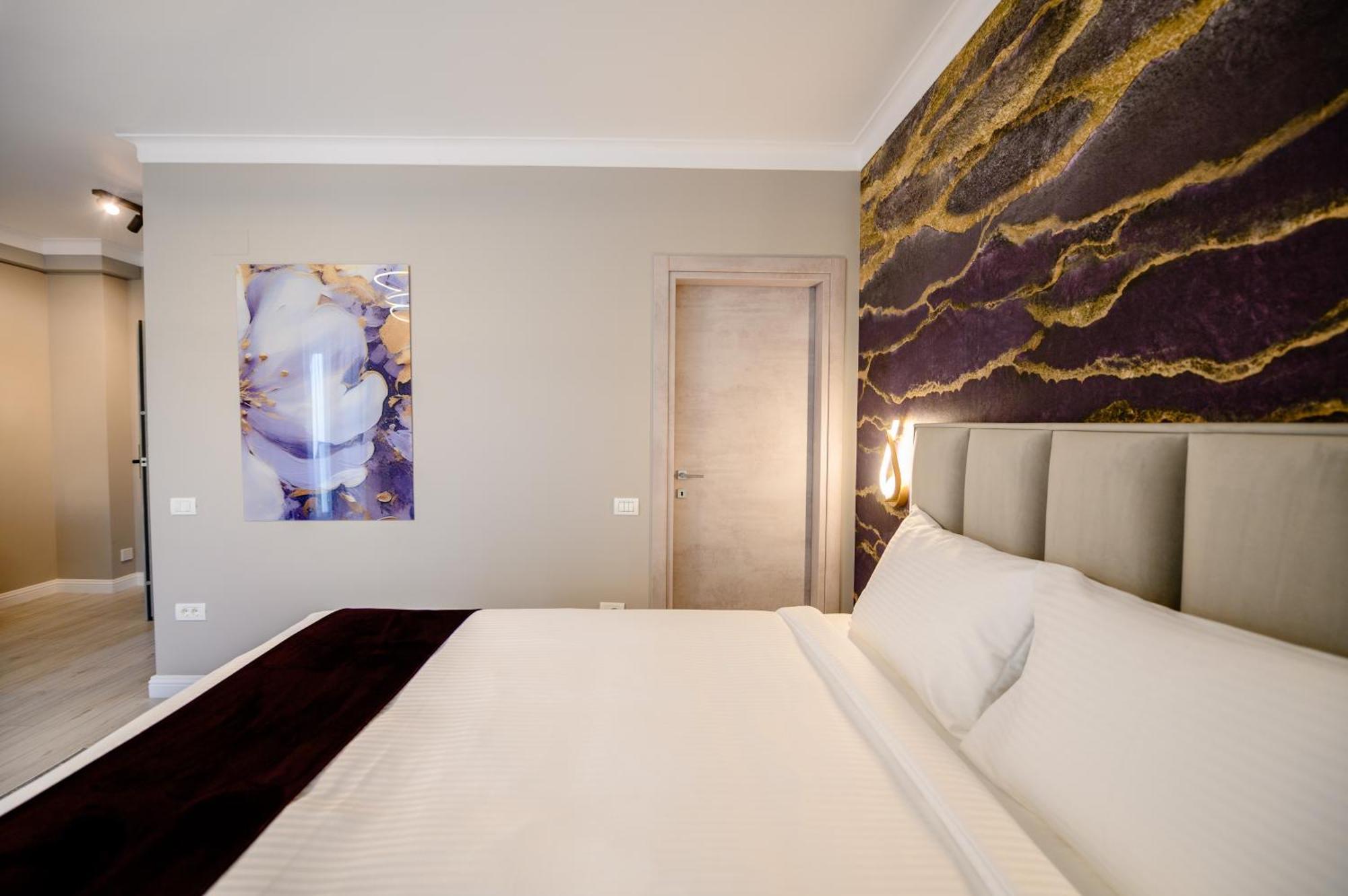 Elitte Inn & Suites Roşu エクステリア 写真