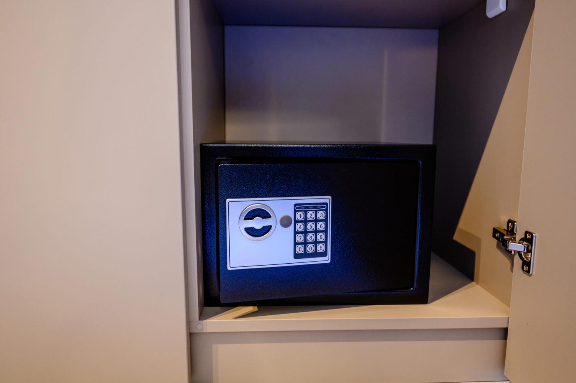 Elitte Inn & Suites Roşu エクステリア 写真