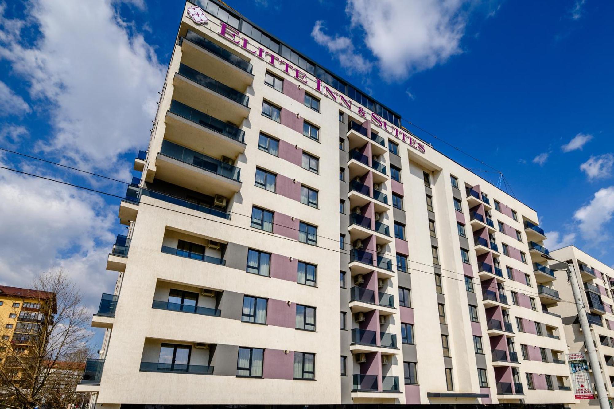 Elitte Inn & Suites Roşu エクステリア 写真
