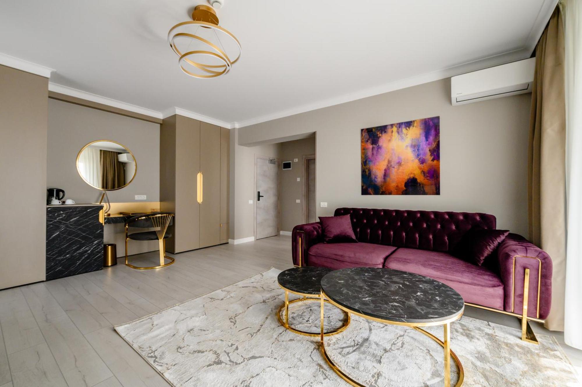 Elitte Inn & Suites Roşu エクステリア 写真