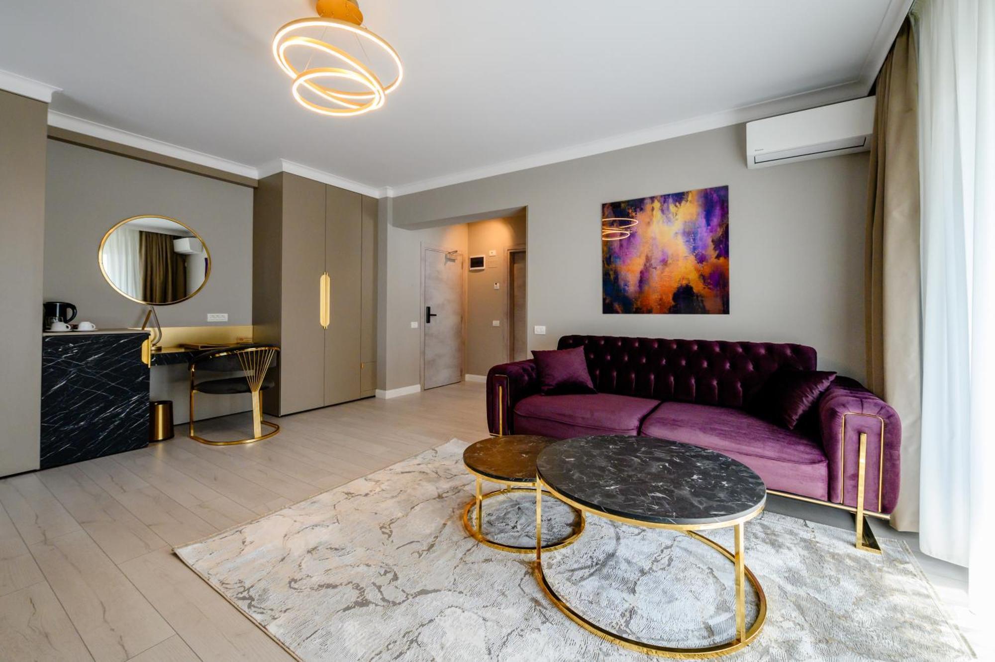 Elitte Inn & Suites Roşu エクステリア 写真