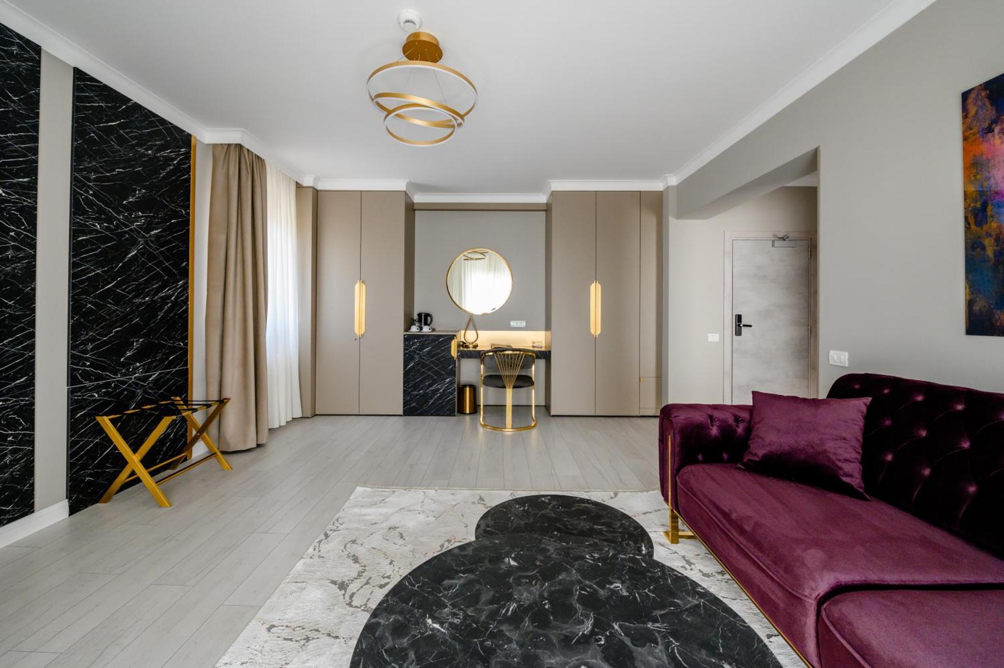 Elitte Inn & Suites Roşu エクステリア 写真