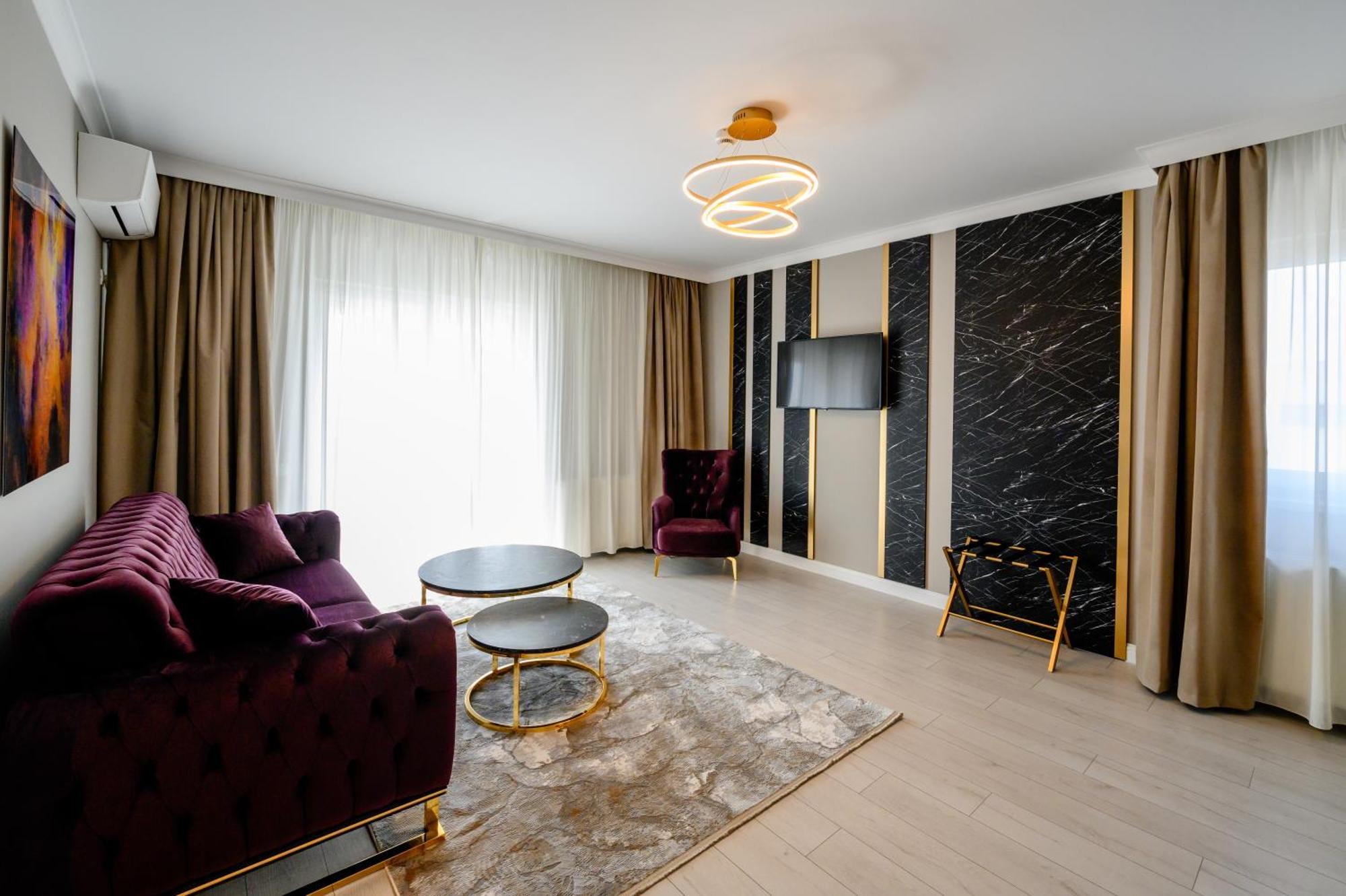 Elitte Inn & Suites Roşu エクステリア 写真
