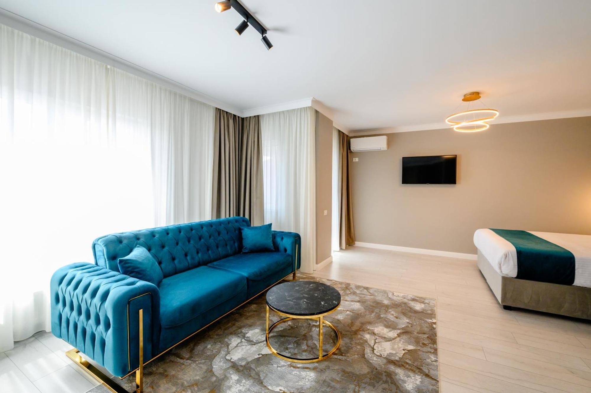 Elitte Inn & Suites Roşu エクステリア 写真