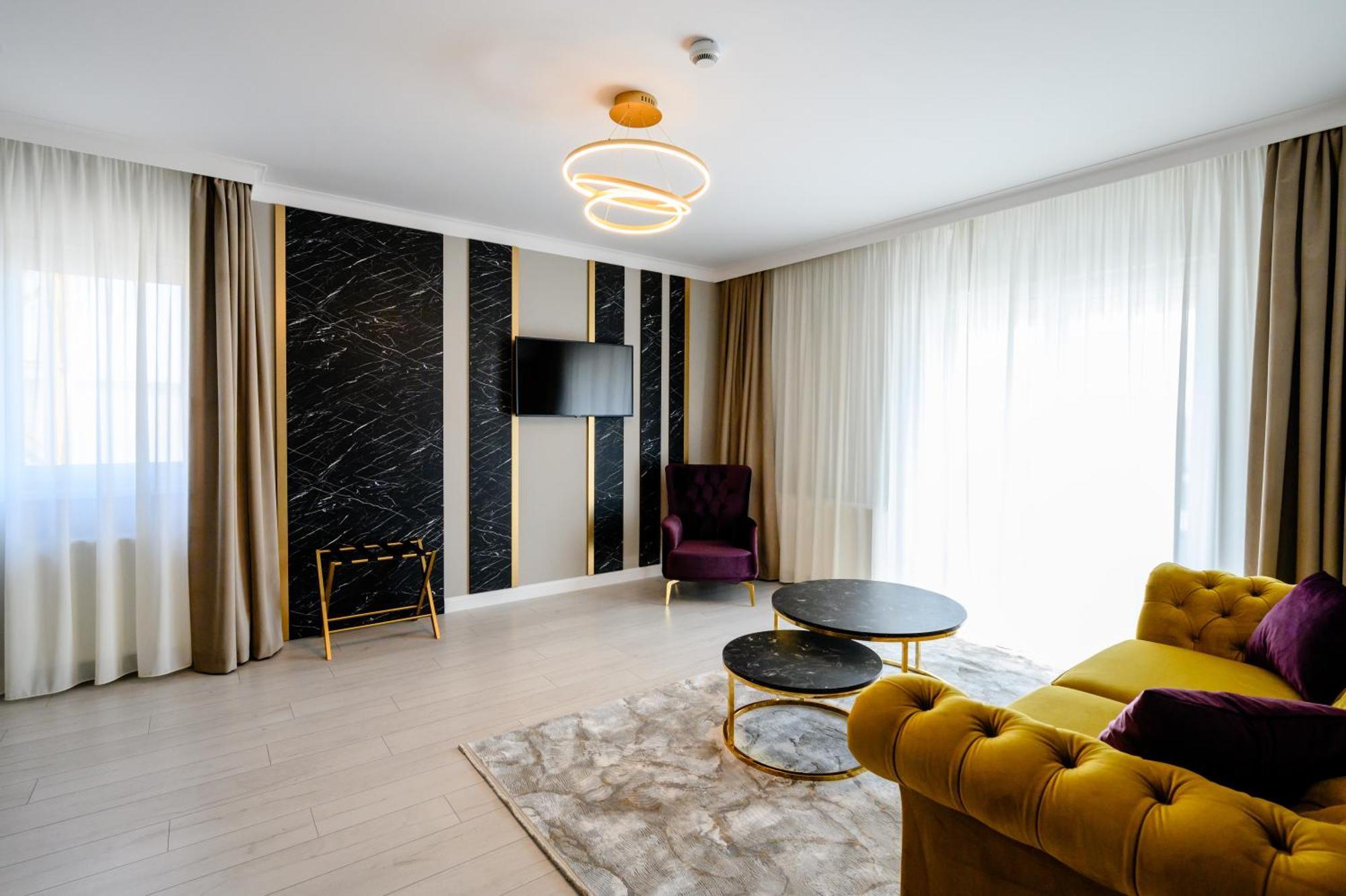Elitte Inn & Suites Roşu エクステリア 写真
