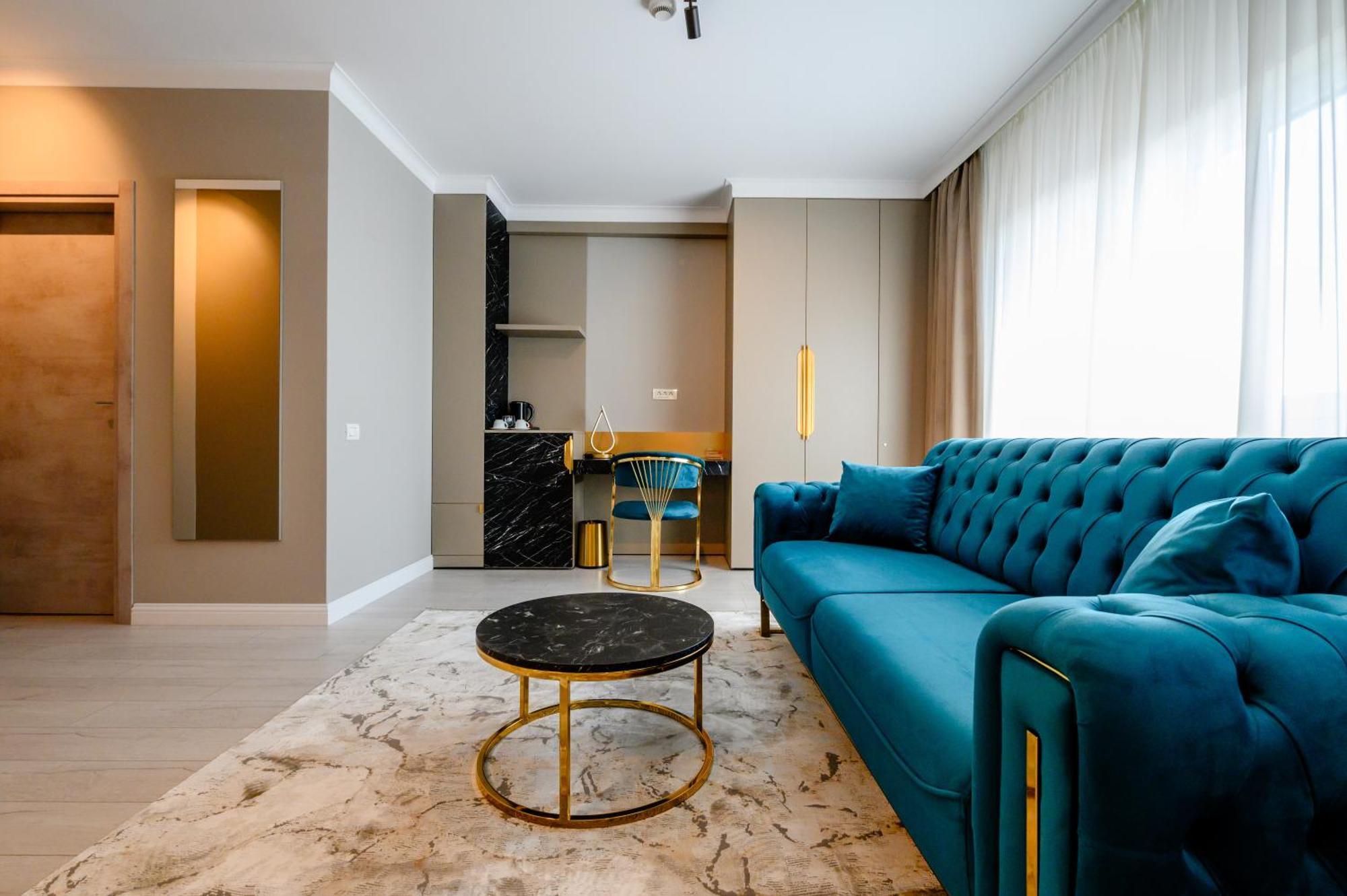 Elitte Inn & Suites Roşu エクステリア 写真