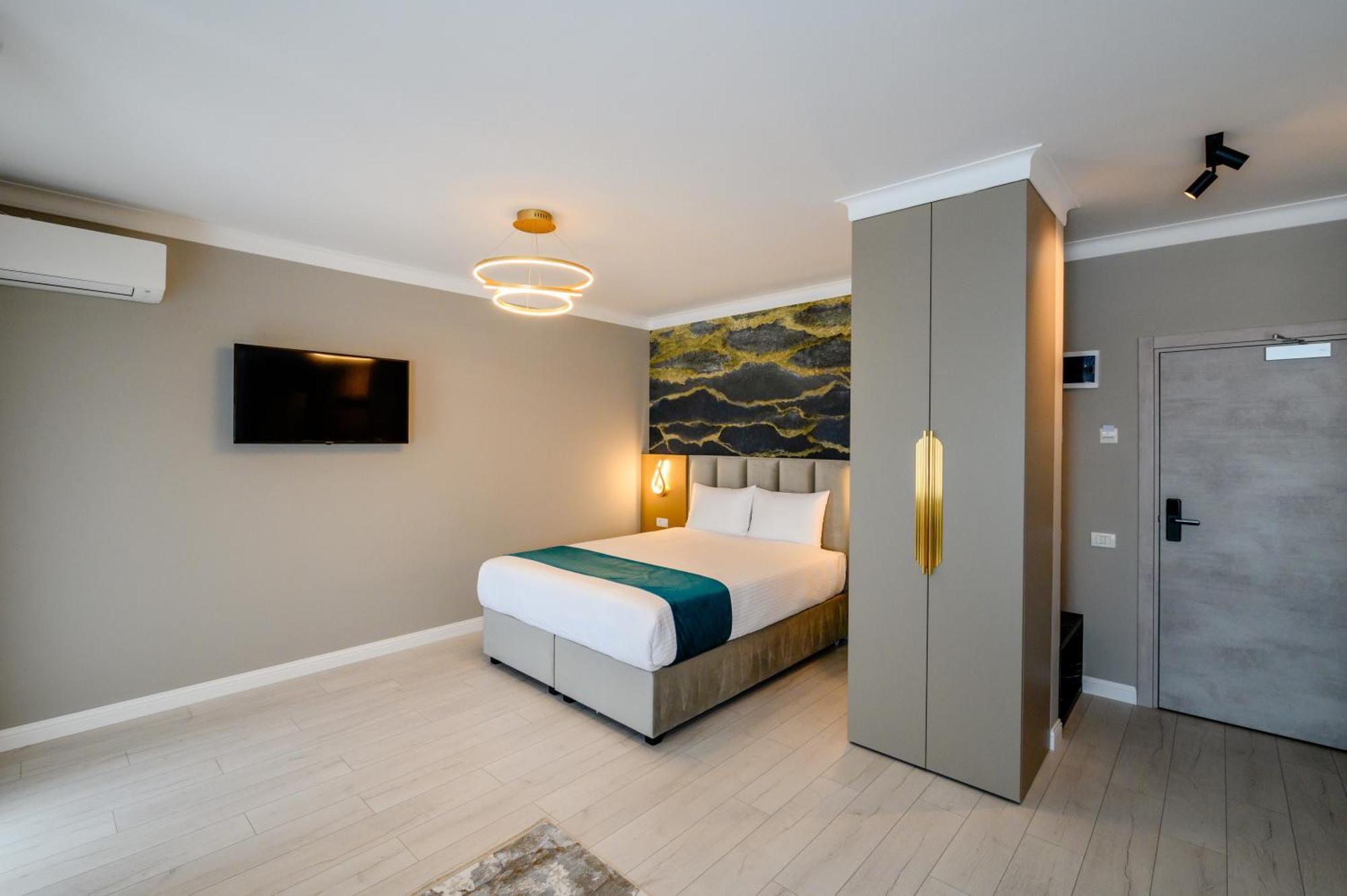 Elitte Inn & Suites Roşu エクステリア 写真