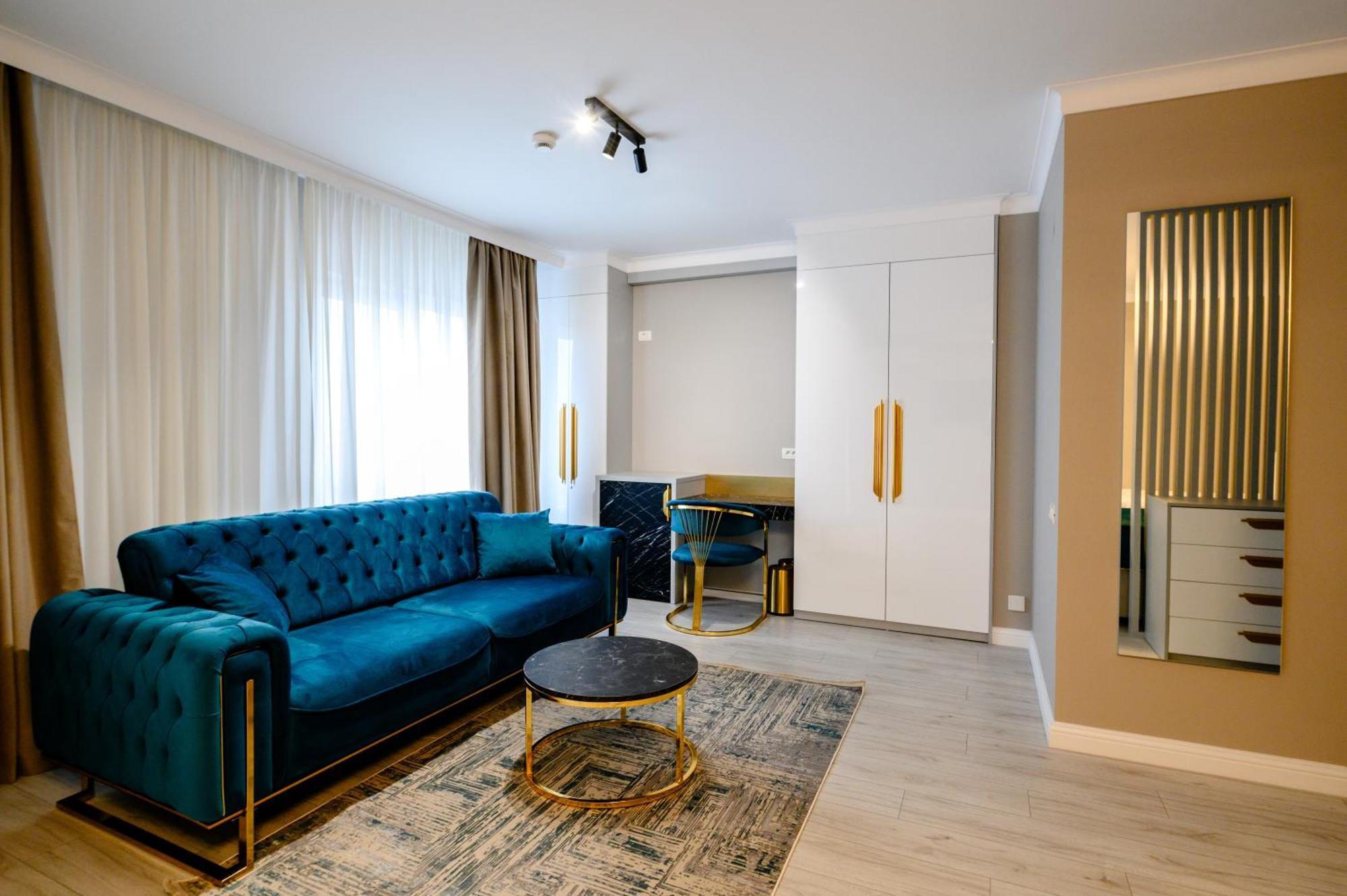 Elitte Inn & Suites Roşu エクステリア 写真