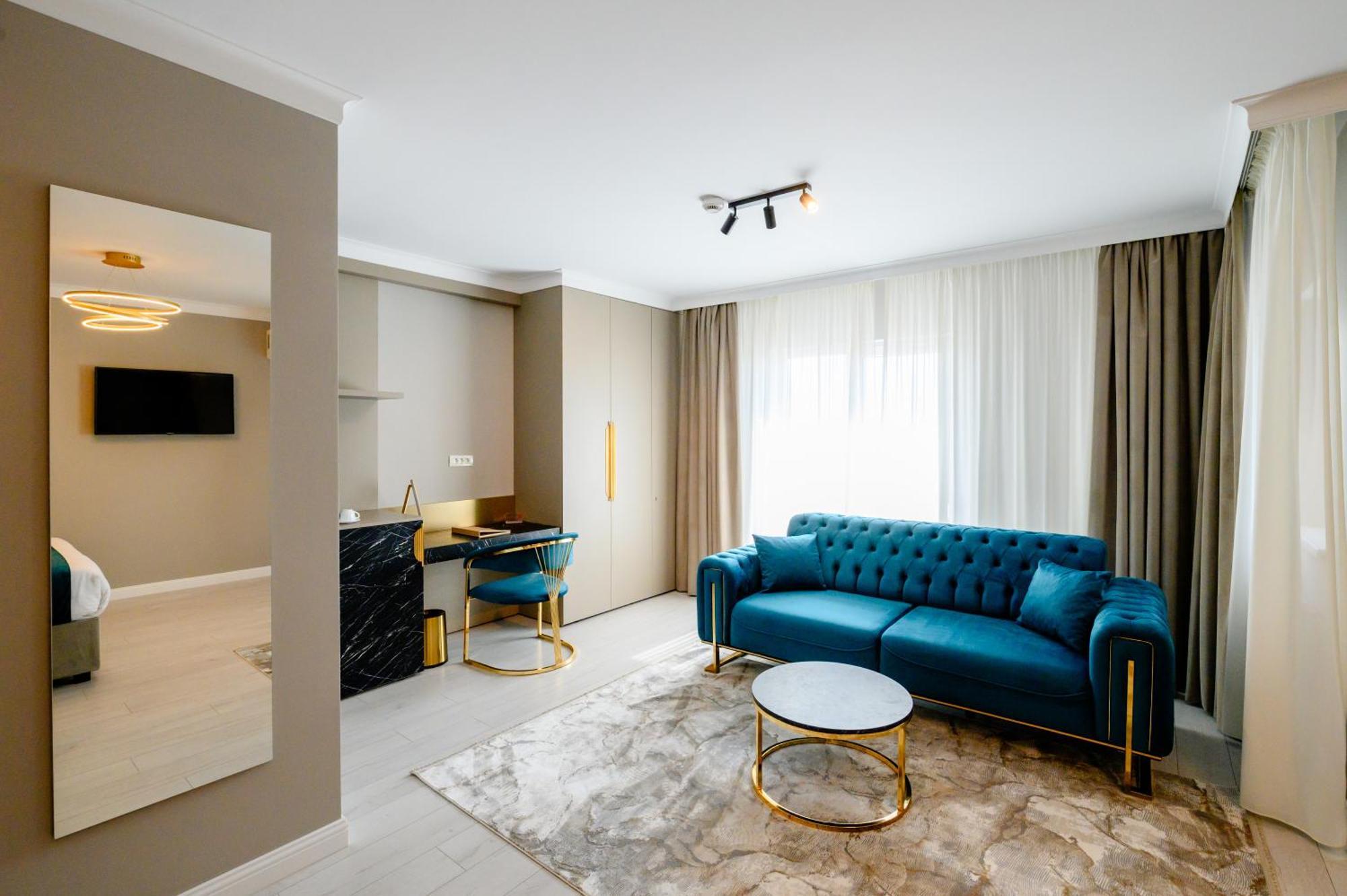 Elitte Inn & Suites Roşu エクステリア 写真