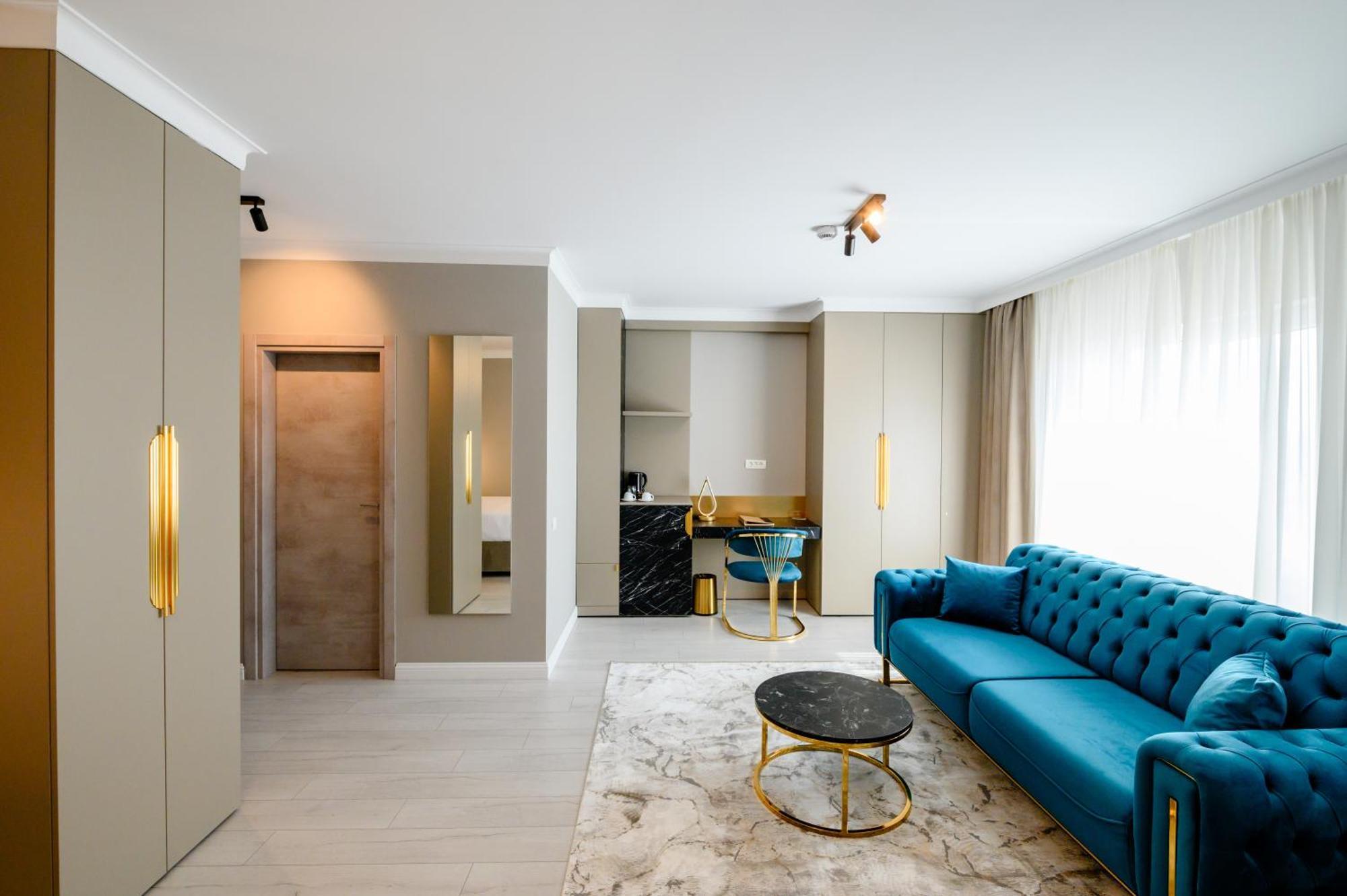 Elitte Inn & Suites Roşu エクステリア 写真