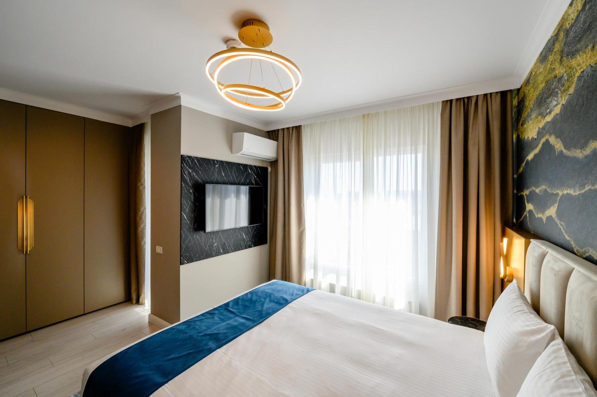 Elitte Inn & Suites Roşu エクステリア 写真