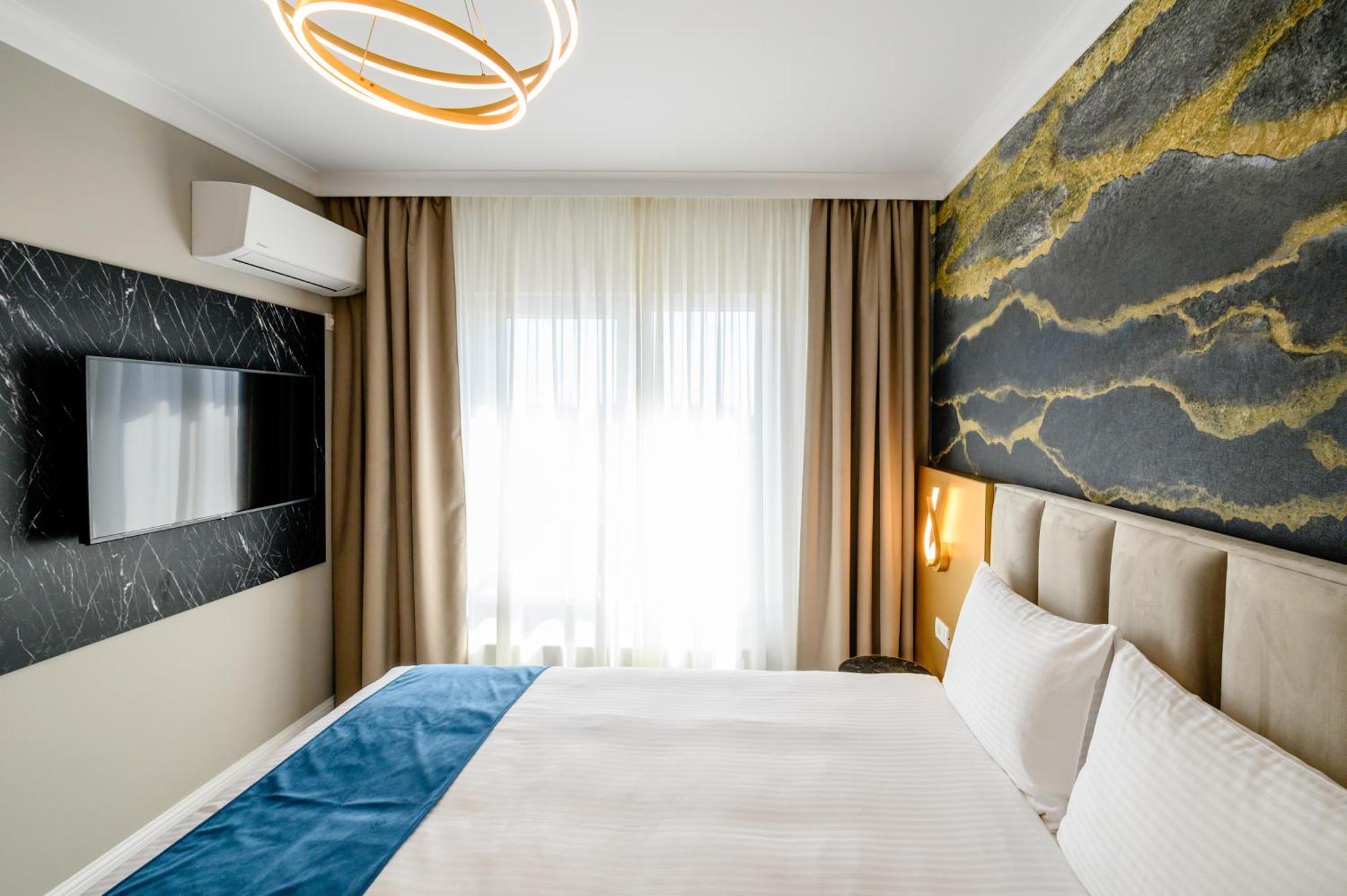 Elitte Inn & Suites Roşu エクステリア 写真